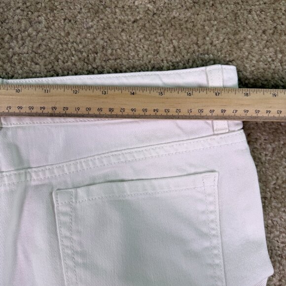 LL Bean Favorite Fit Cropped Capri Pants Womens Size 14 Petite White 35x19 E729 - Picture 9 of 13